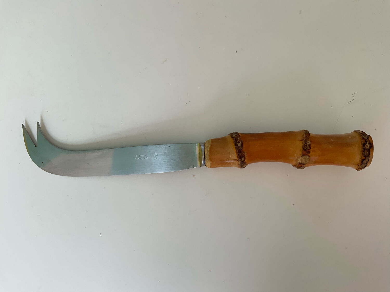 Cheese knife