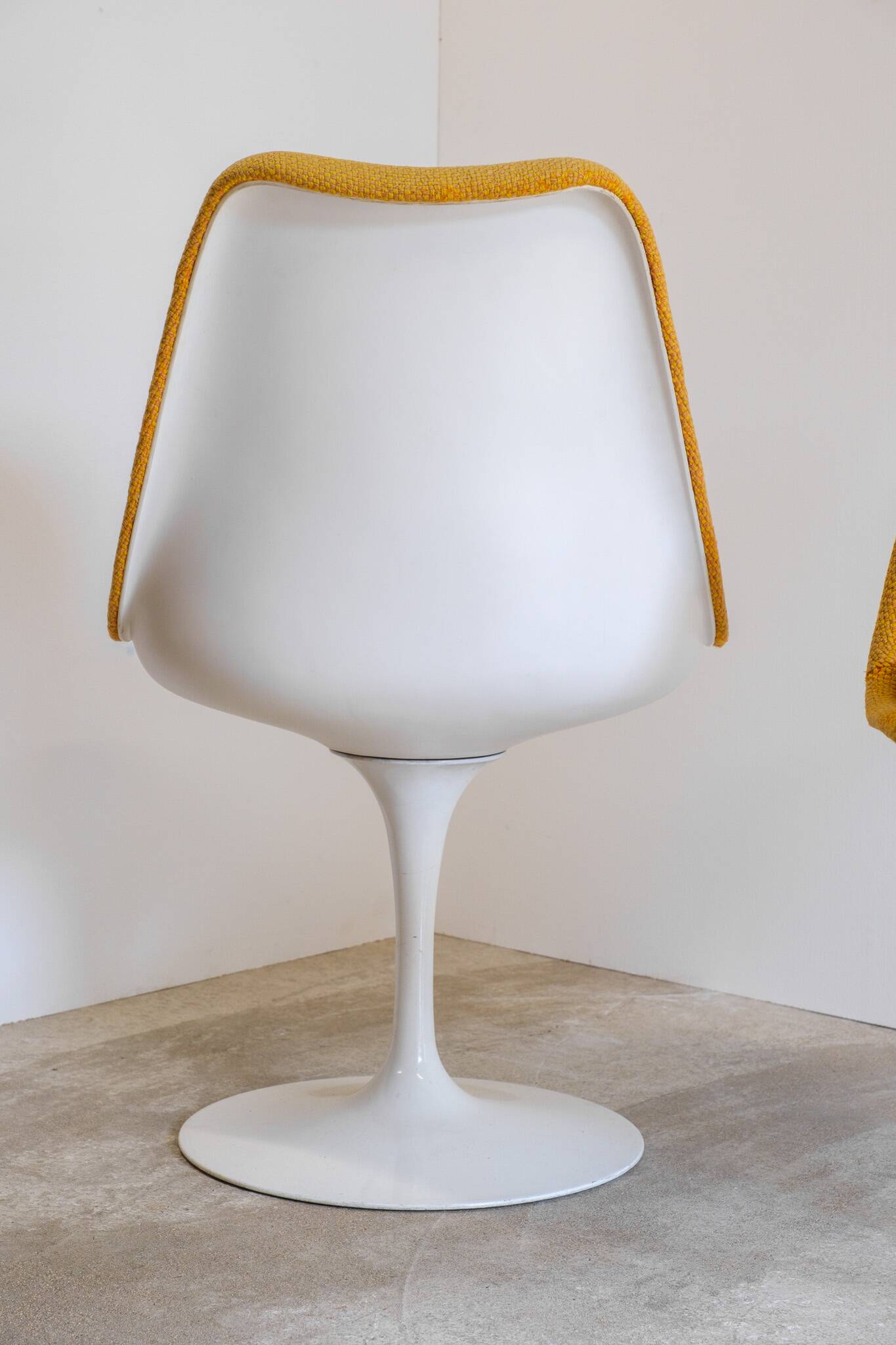 Tulip chair pair by Eero Saarinen for Knoll International