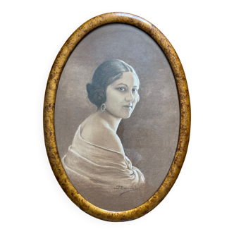 Portrait de femme au pastel