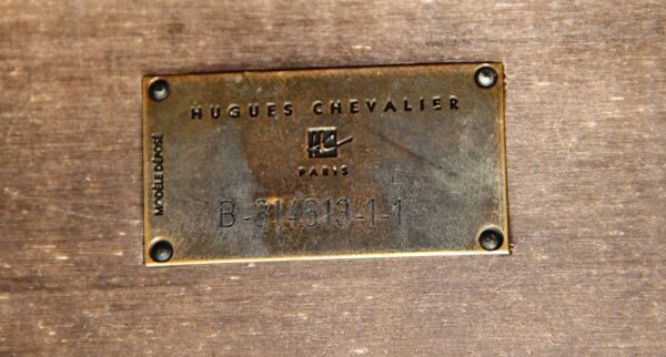 Fauteuil Ying, Hugues Chevalier