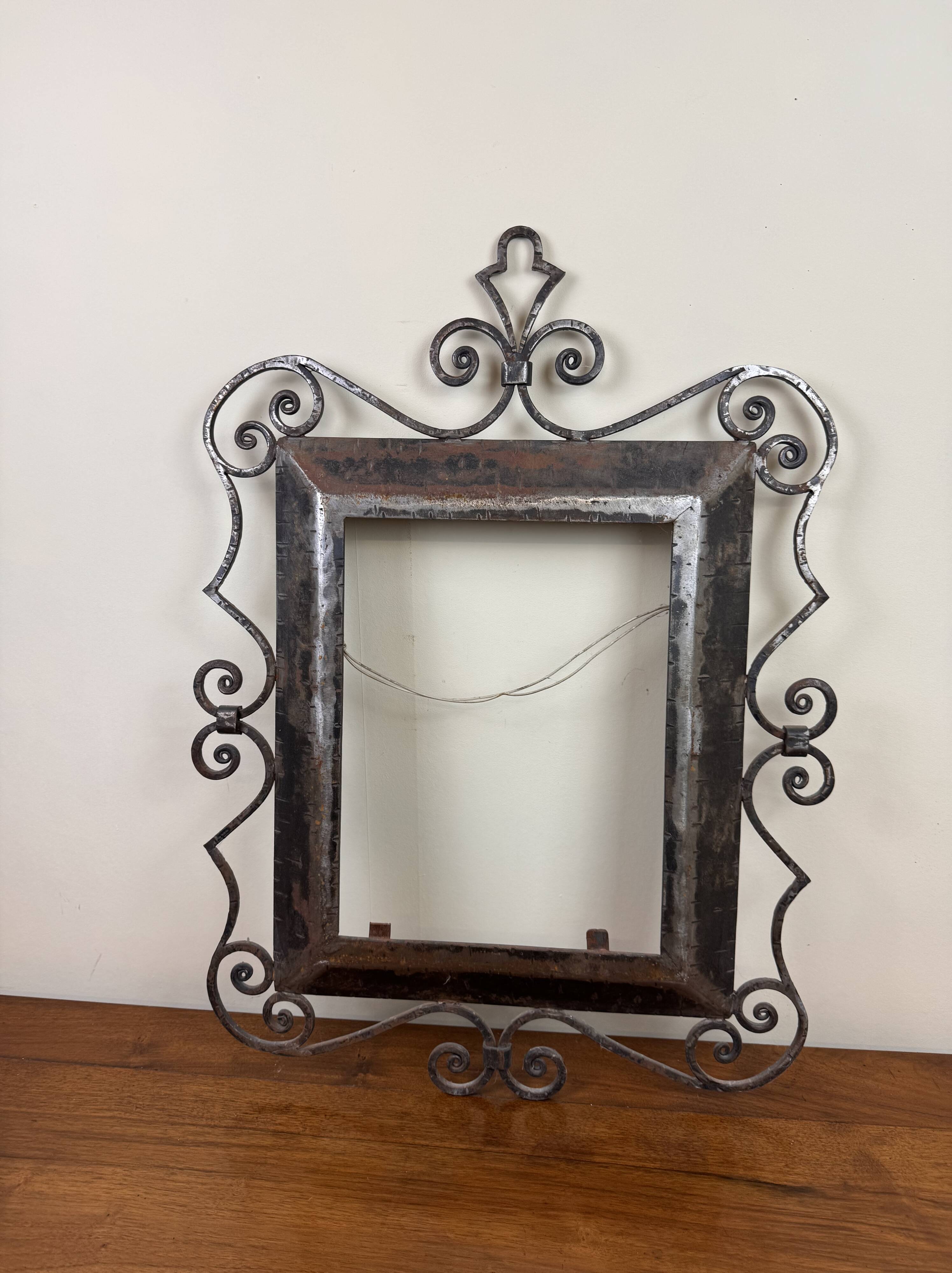 menu frame for restaurant in hammered iron period 1930-1940