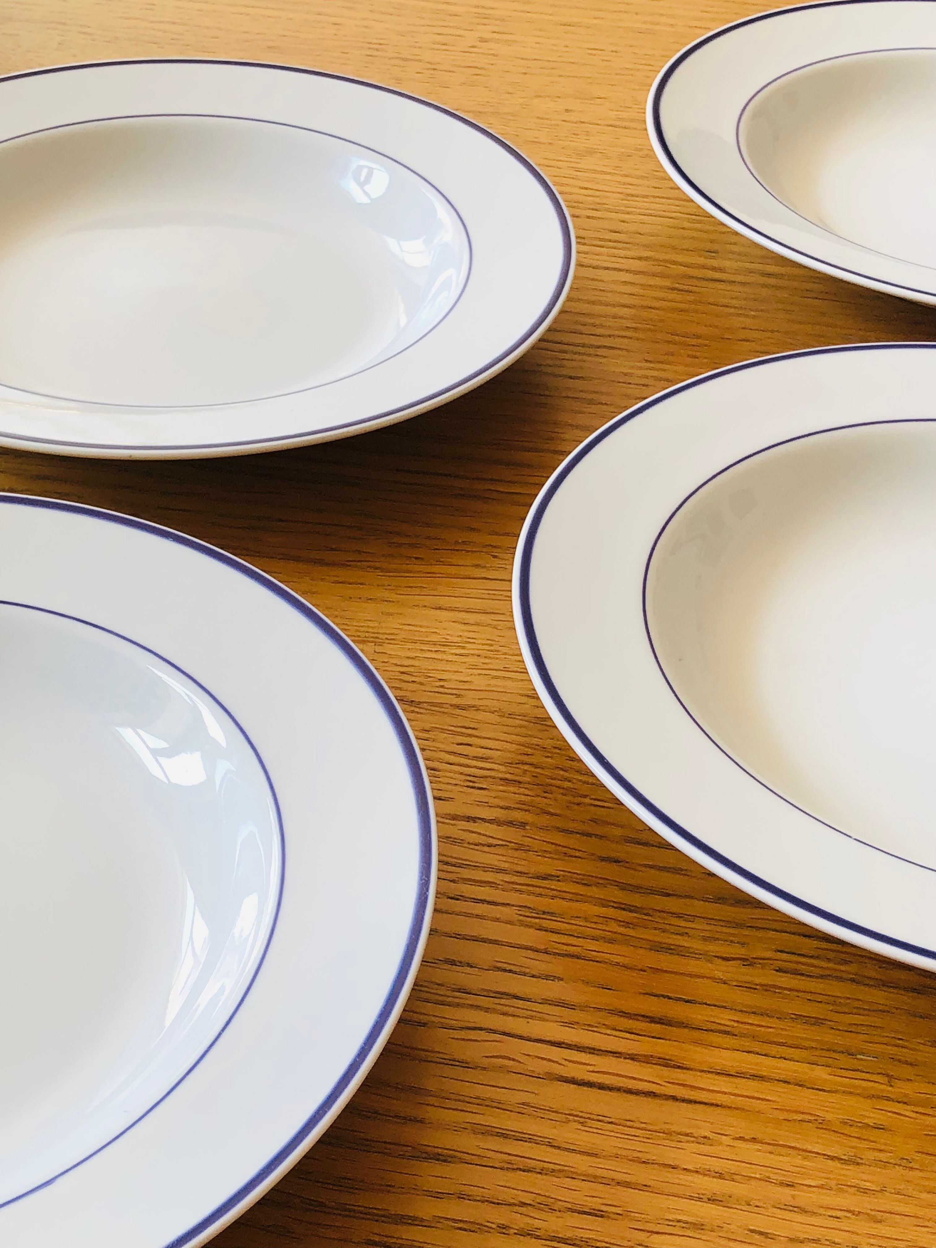 Hollow plates in Italian porcelain Tognana