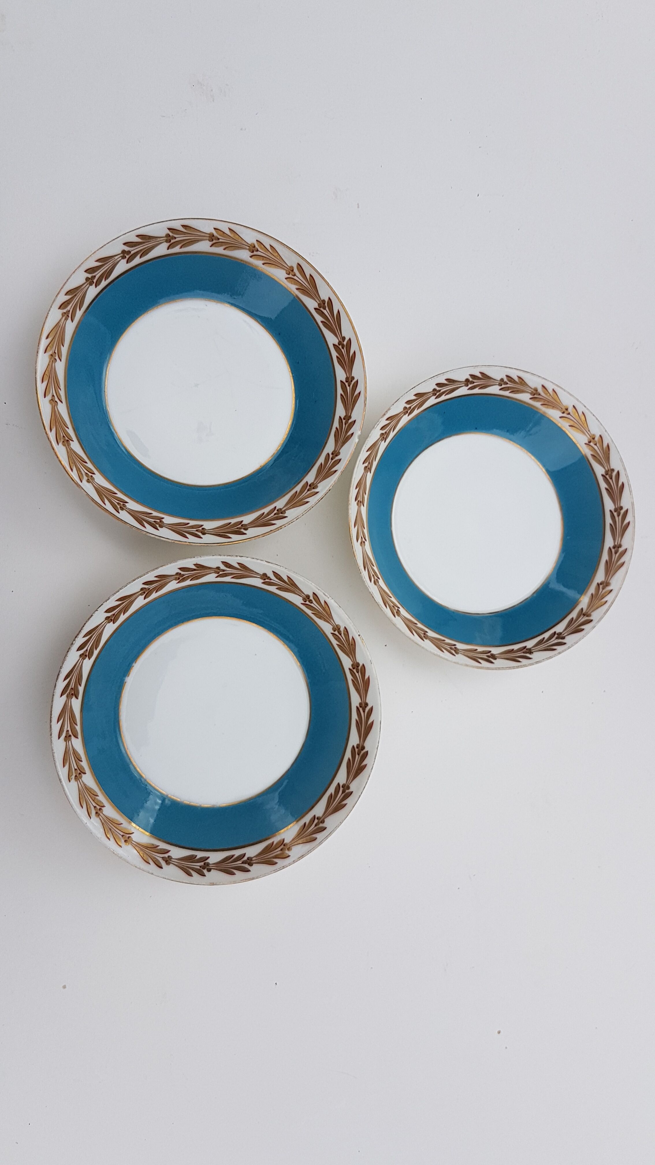 3 saucers empire style