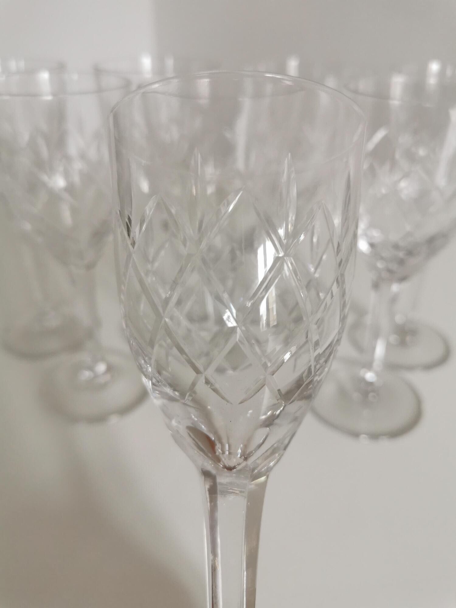 Service of 8 glass of Bohemian crystal wine
