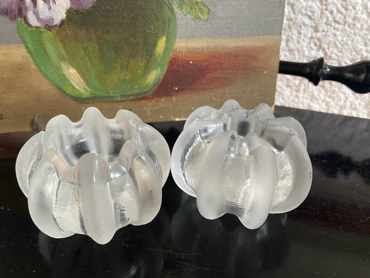 Set of 2 reversible molded glass candle holders