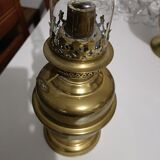 Lampe à pétrole ancienne en cuivre