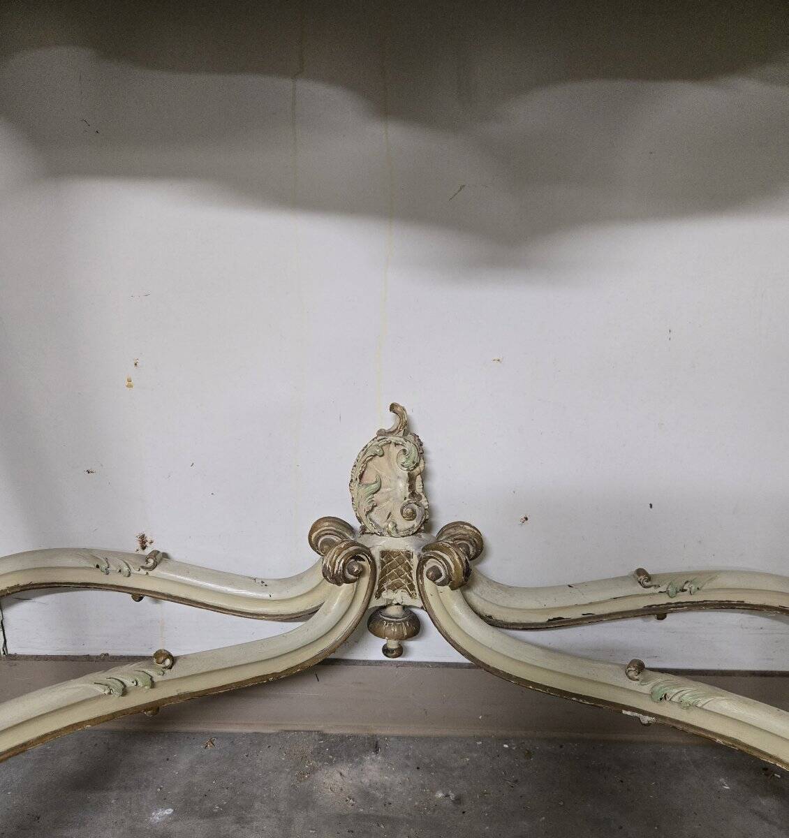 Console + grand miroir de style Louis XV en bois laqué et doré