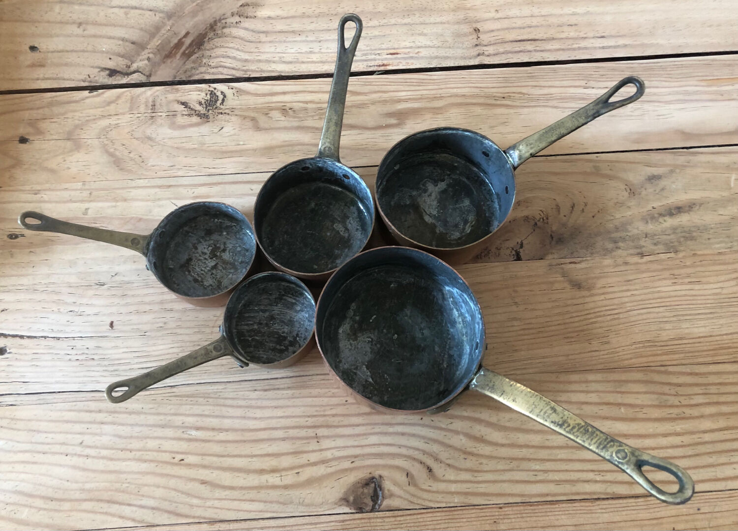 Mini battery of 5 pewter pans