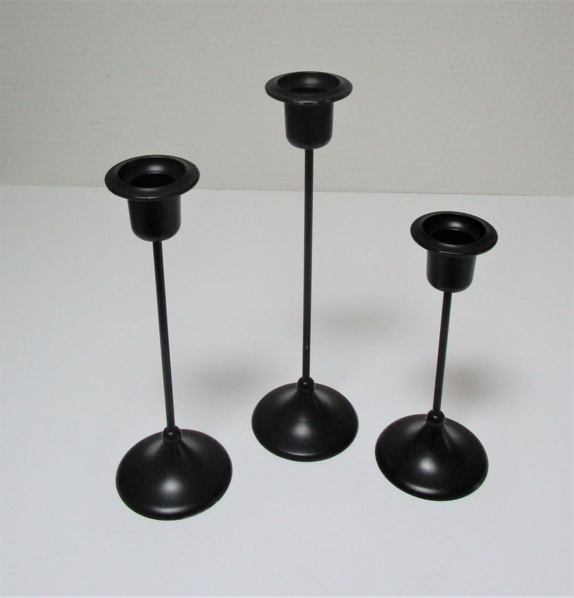 Trois bougeoirs métal laqué noir scandinaves