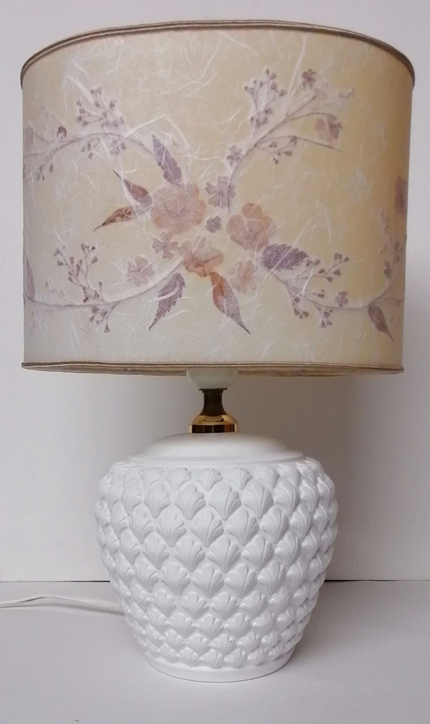 Lamp lampshade dried flowers foot white ceramic