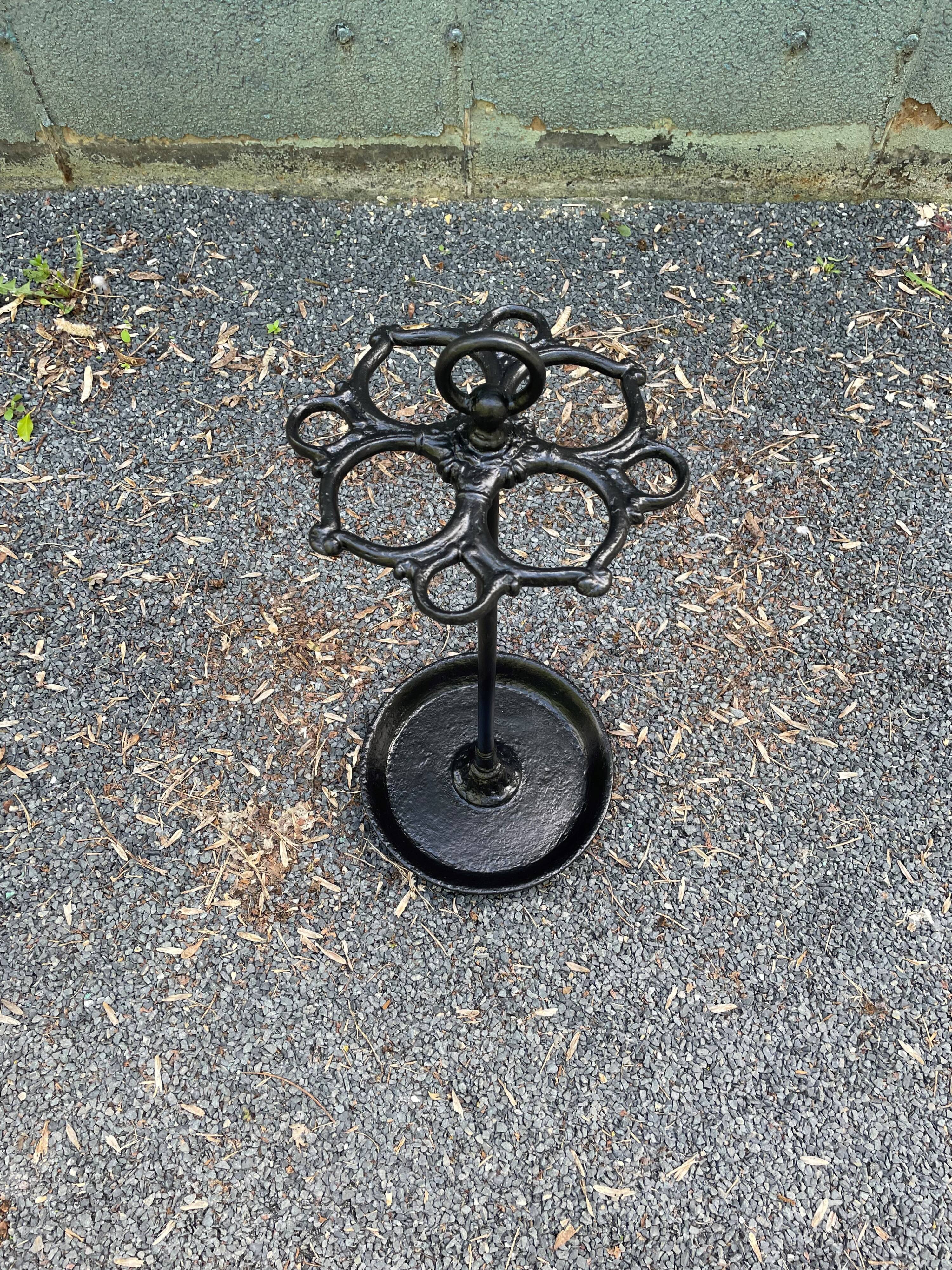 Cast iron umbrella holder debut 20th