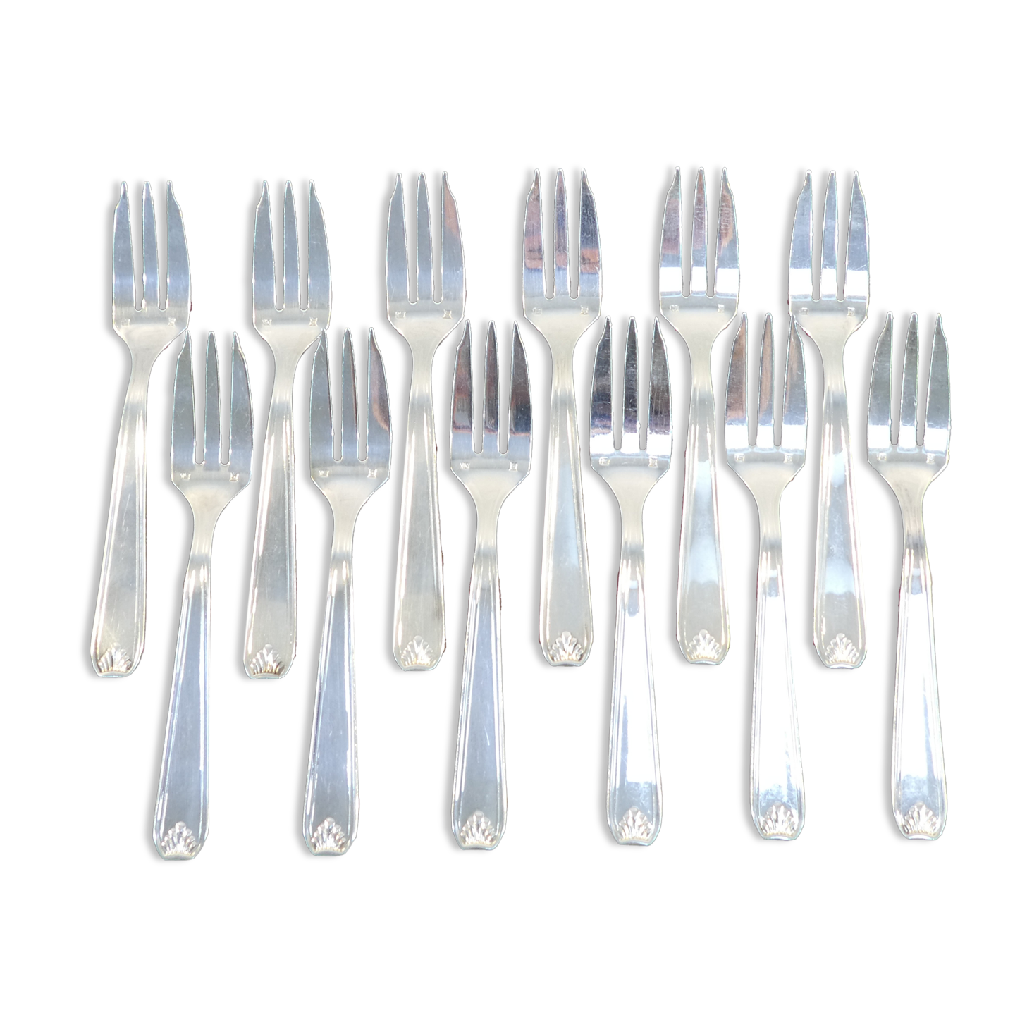 12 forks with silver metal cakes