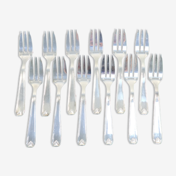 12 forks with silver metal cakes