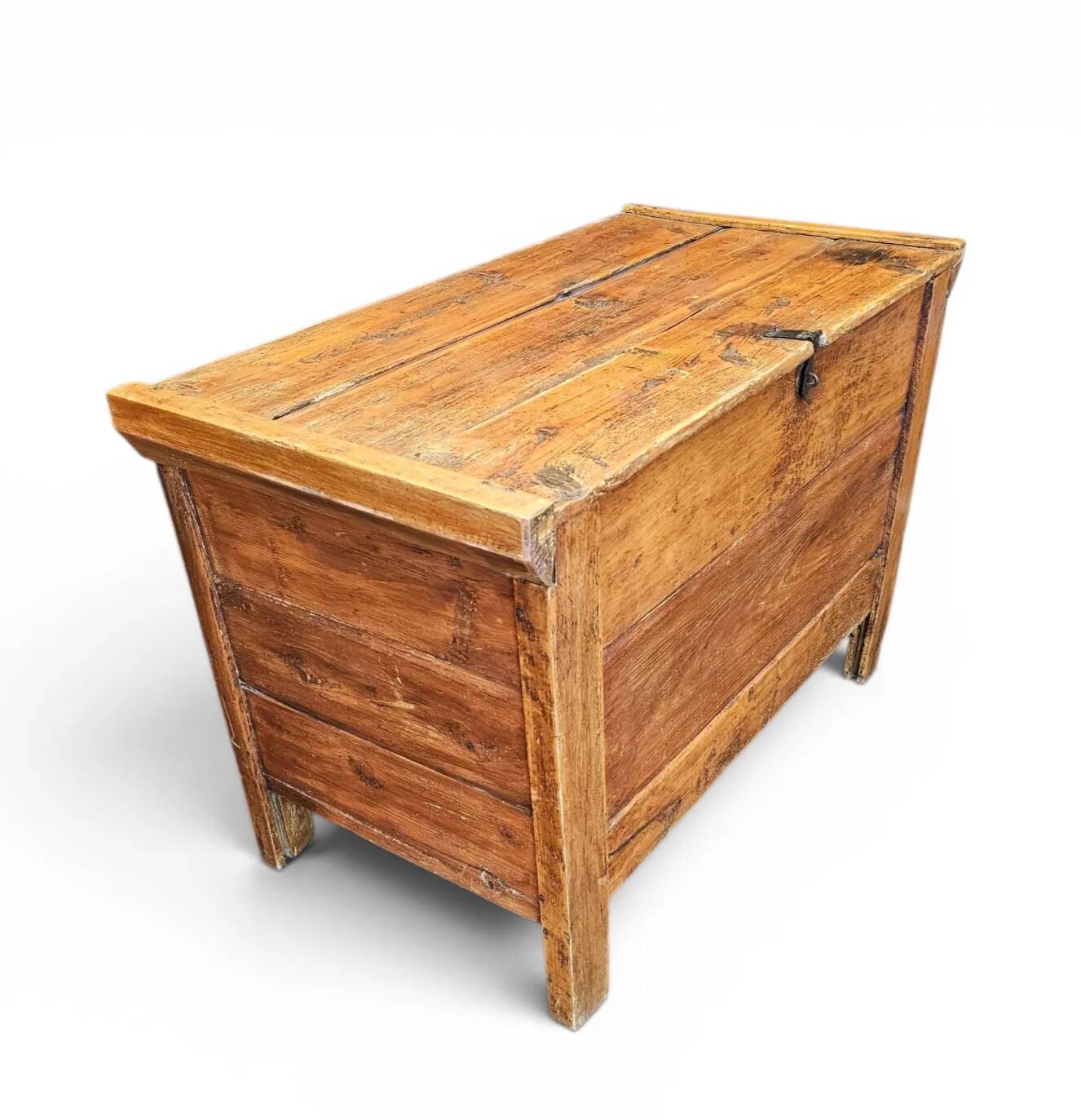 Old blanket chest / storage trunk / pine wood