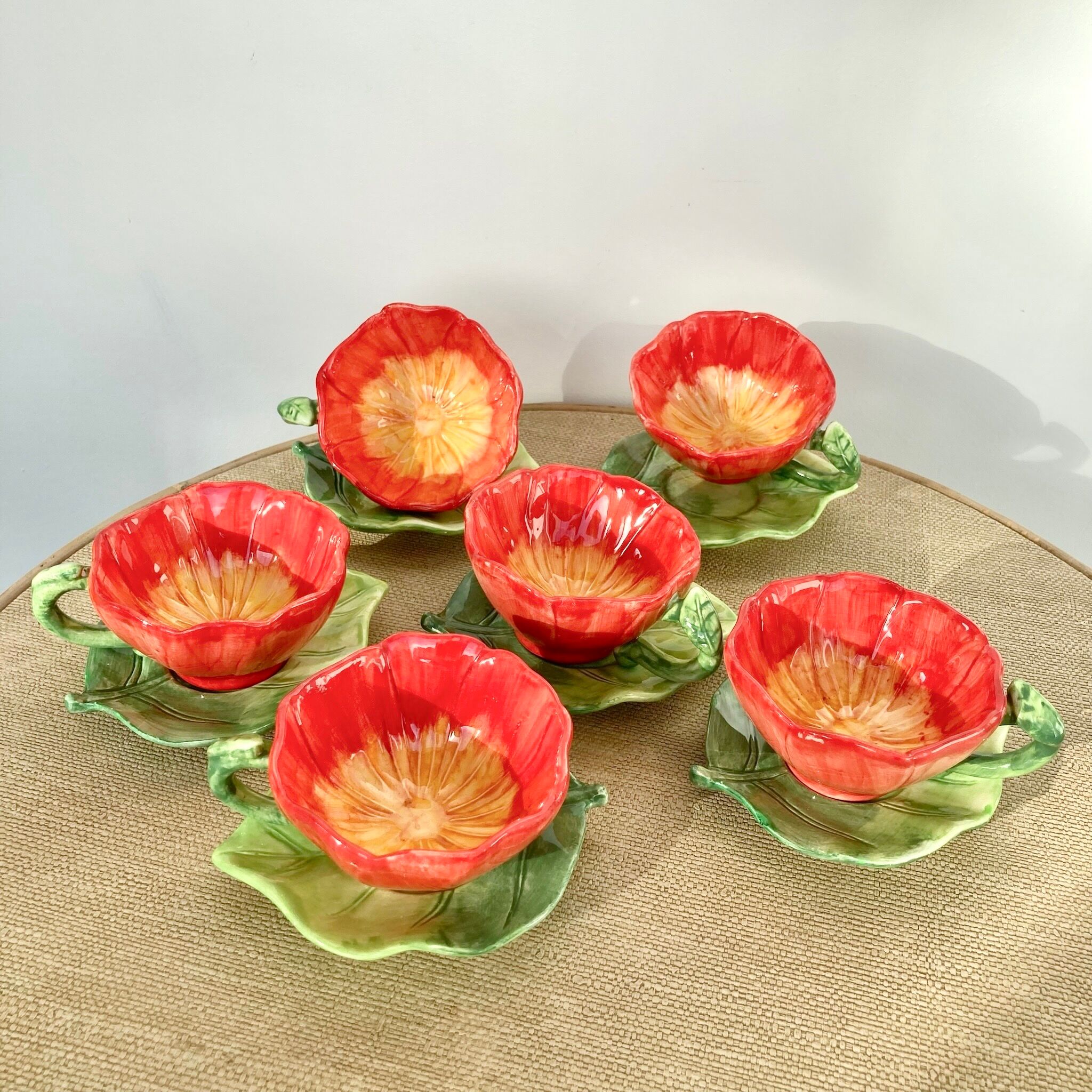 Coffee cups flowers slurry