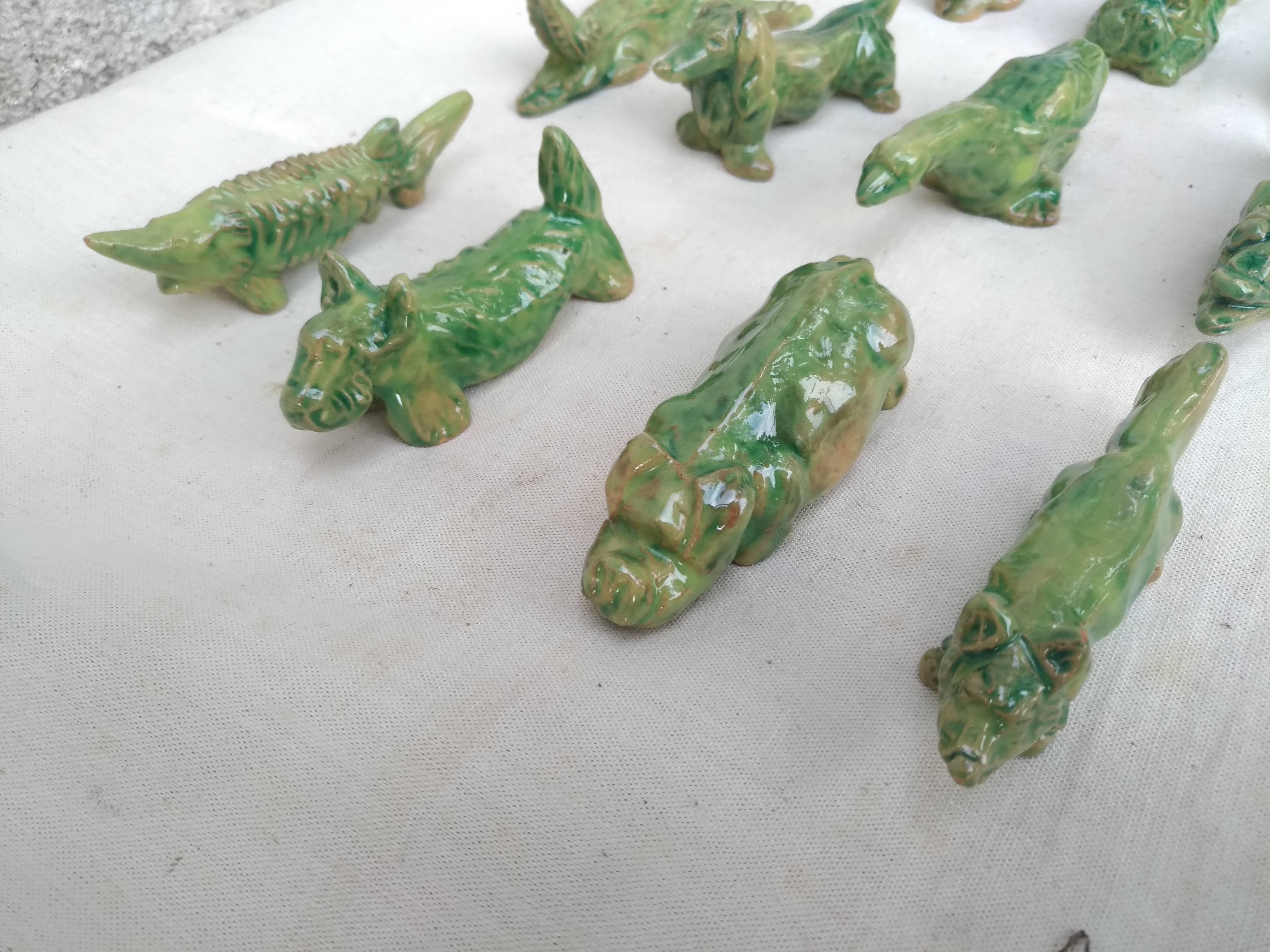 Set ceramic animal knife holders