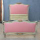 Lit capitonné style Louis XV