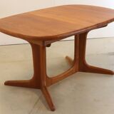 Oval Danish dining table extendable 'Kirkeby'