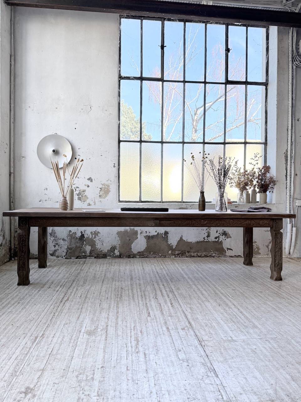 XL farmhouse table in solid oak, brutalist style, 20th century.