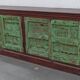 Buffet long en bois avec portes anciennes vertes