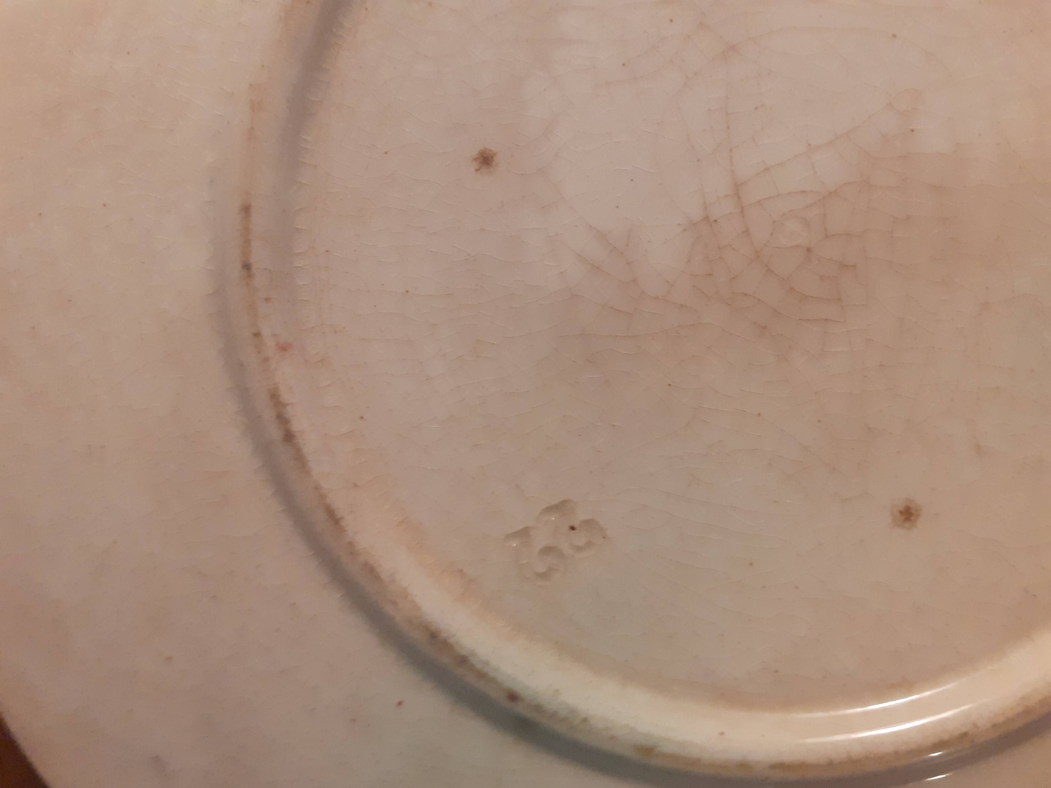Old slip plate - Choisy le roy flower decoration