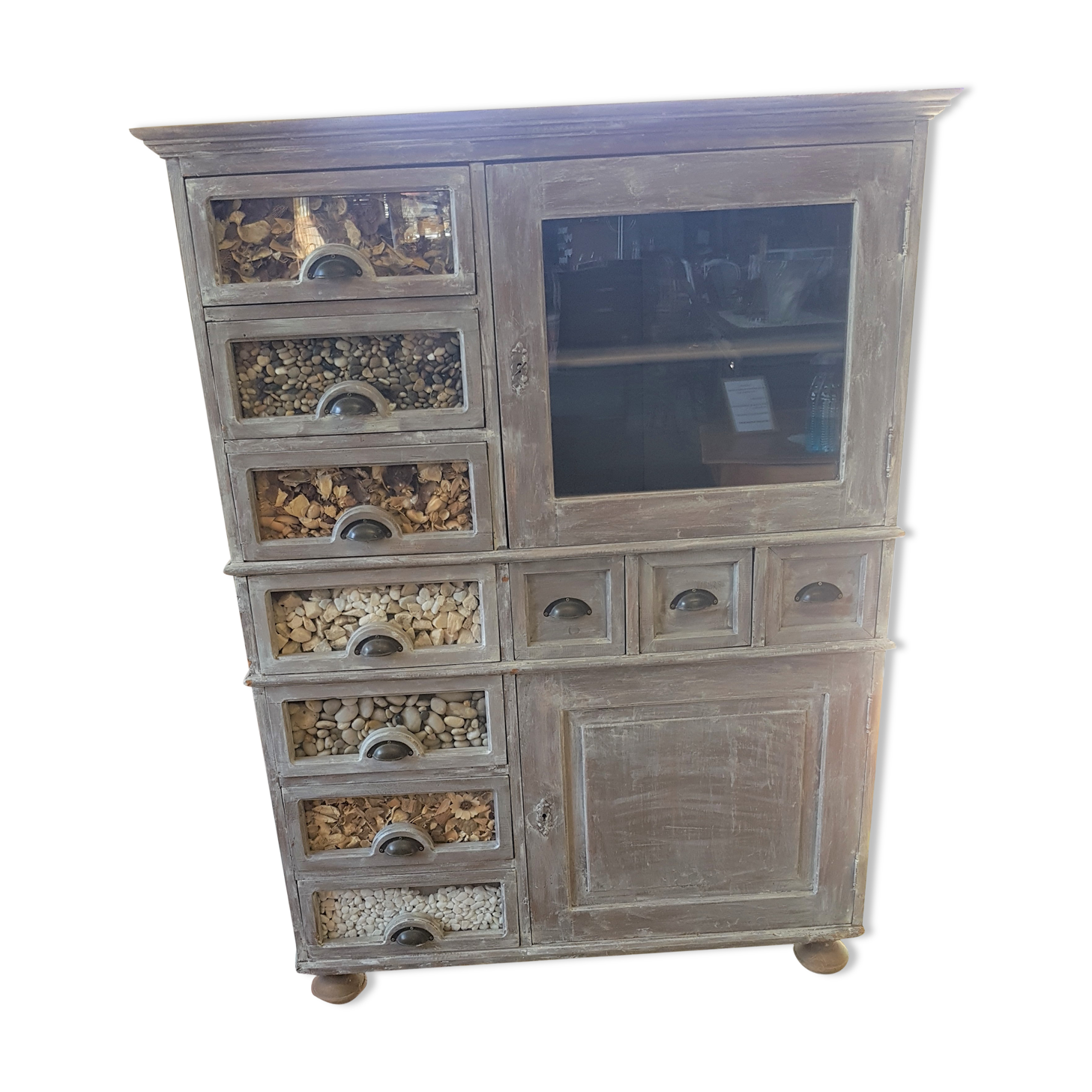 Grain-style storage furniture