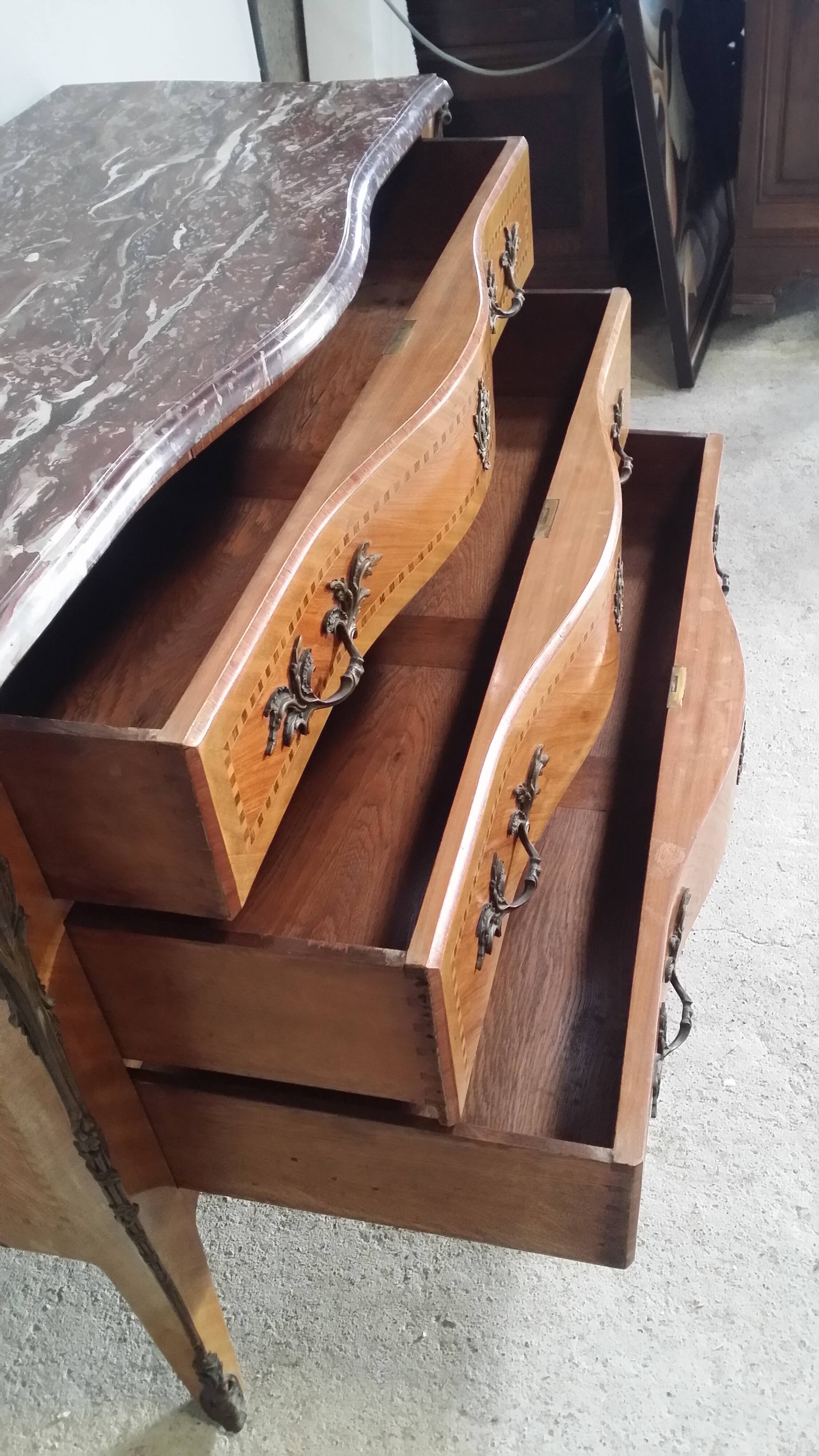 Louis XV chest of drawers