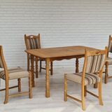 Danish dinning set of table and four chairs in oak and wool.