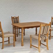 Danish dinning set of table and four chairs in oak and wool.
