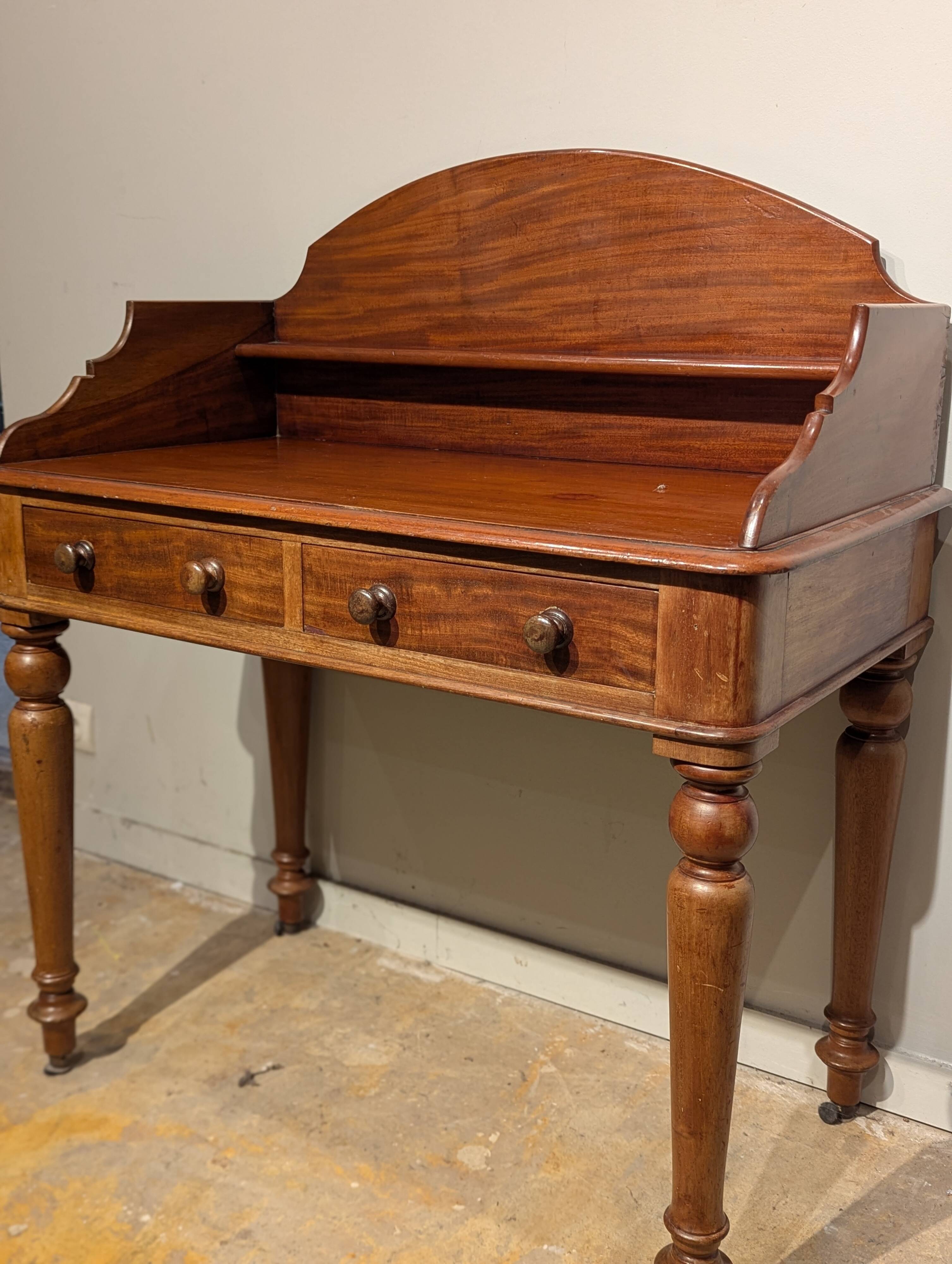 English mahogany desk