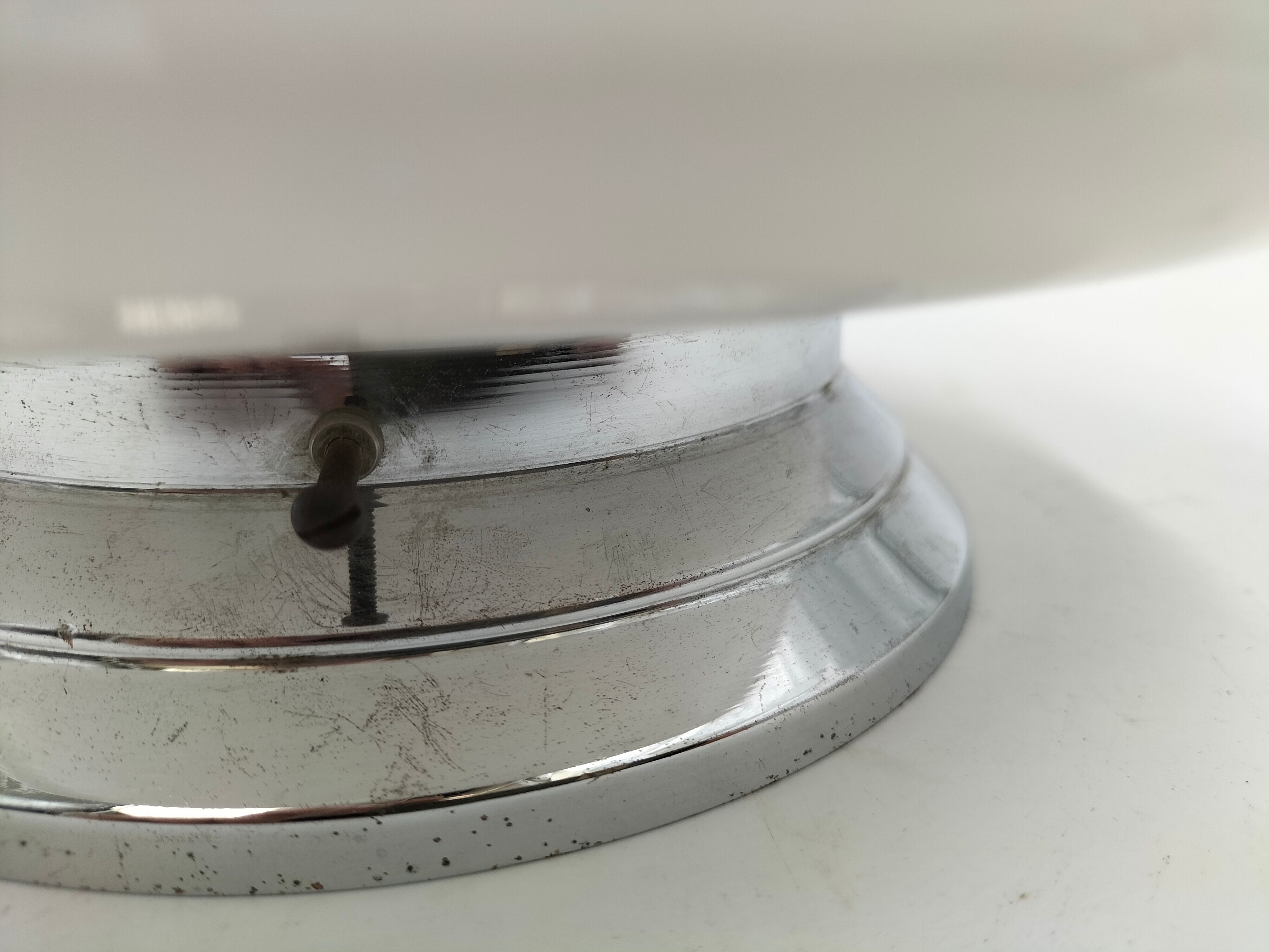 Art deco building lamp