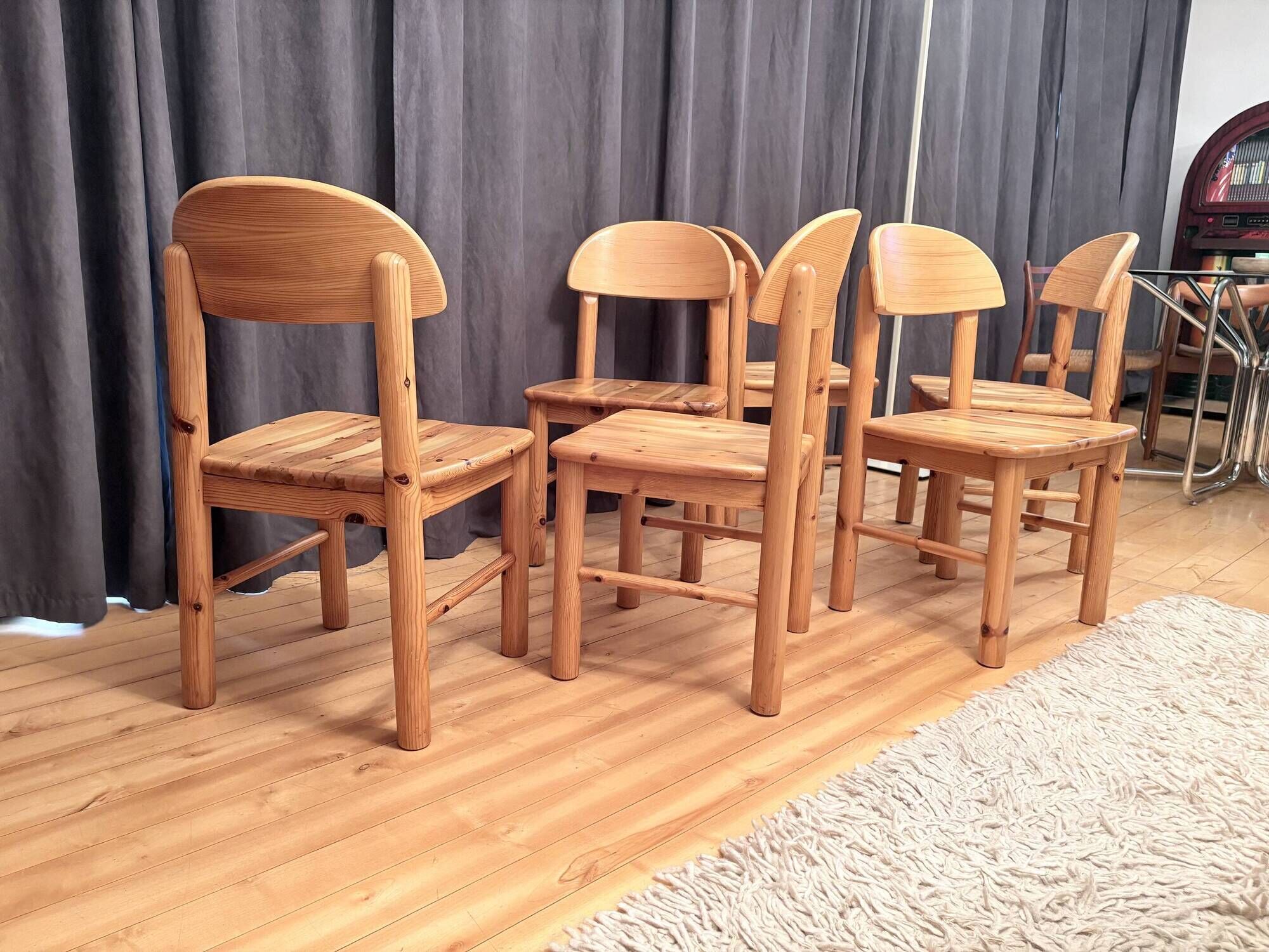 Ensemble de six chaises conçues par Rainer Daumiller, Hirtshals Savvaerk, Danemark.
