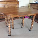 Round wooden table with 3 extensions