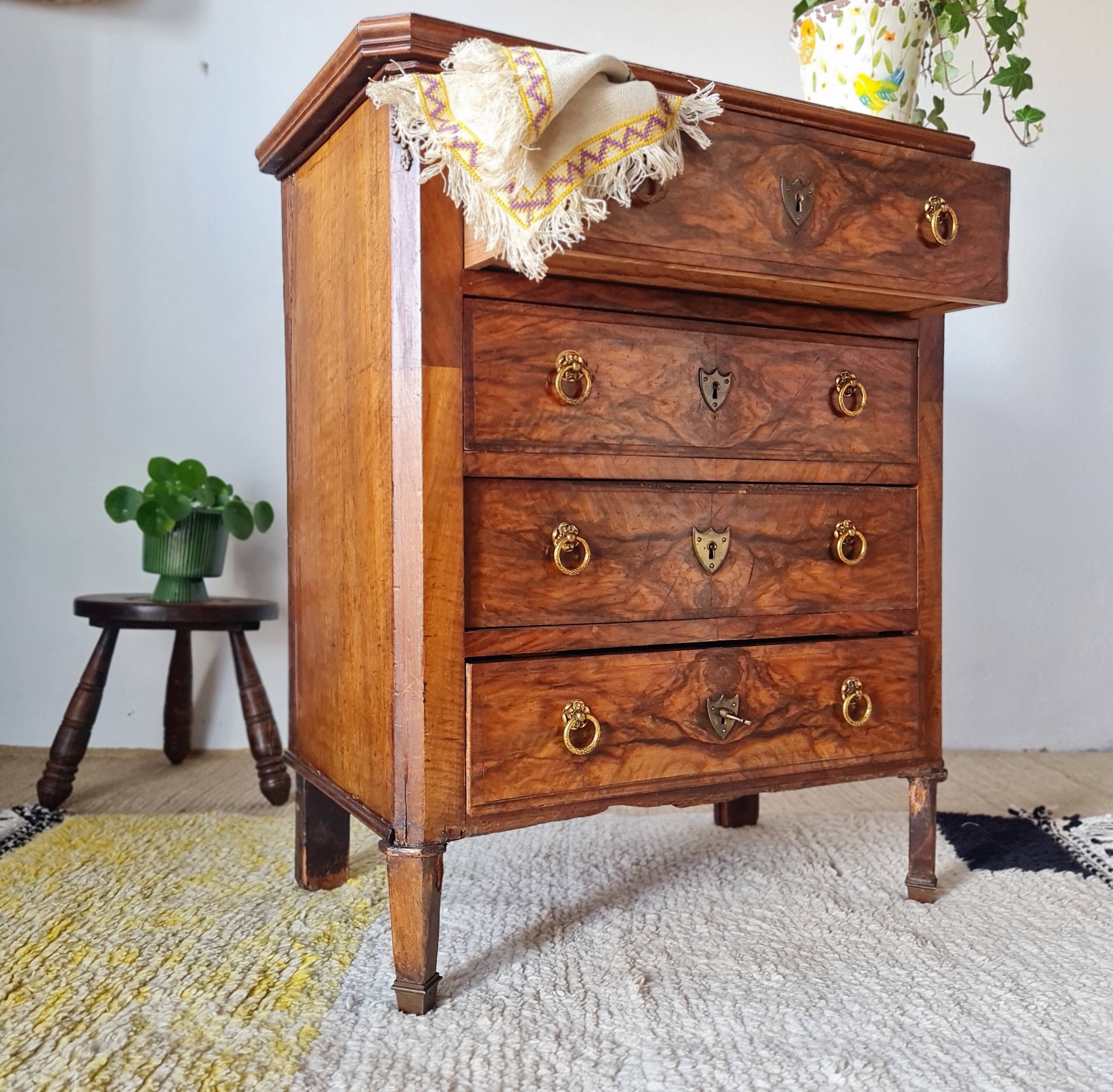 Antique Louis XV style walnut burl commode – 4 drawers