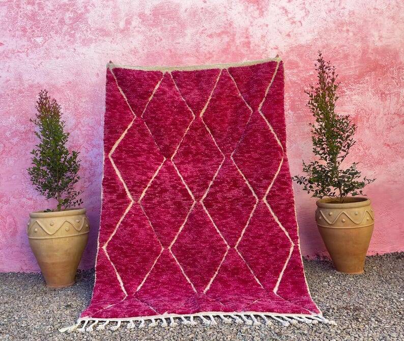 Traditional handmade wool pink rug 250cmx150cm