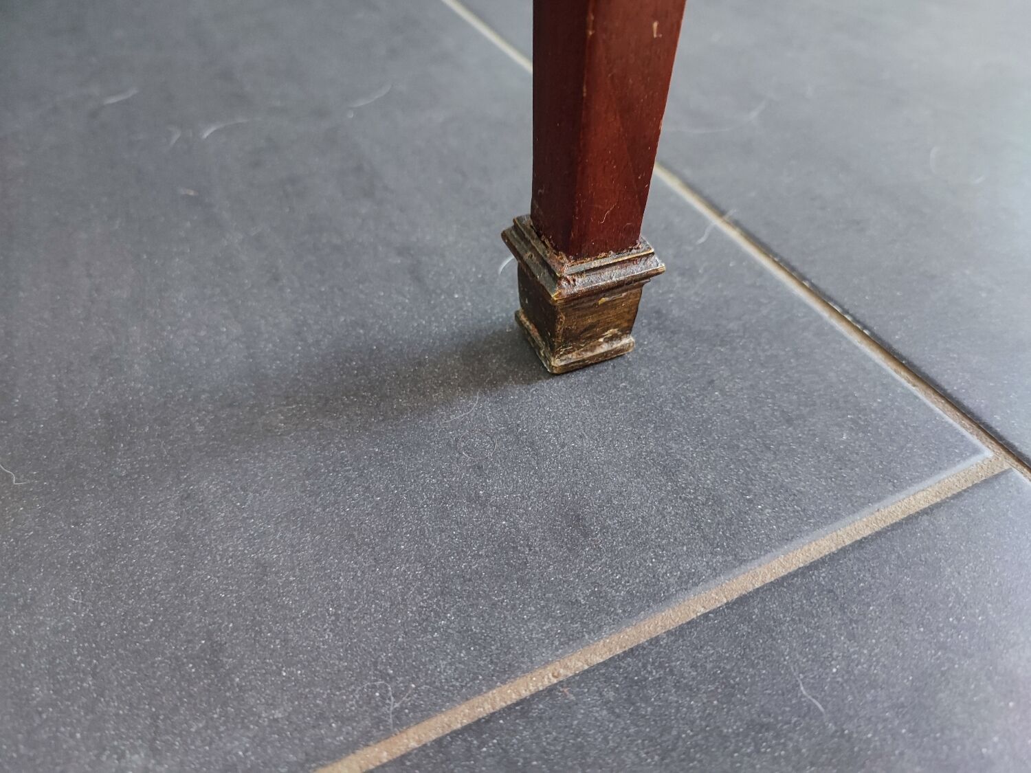 Coiffeuse avec miroir et revêtement cuir