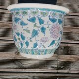 Hand-painted pot-decorated cache