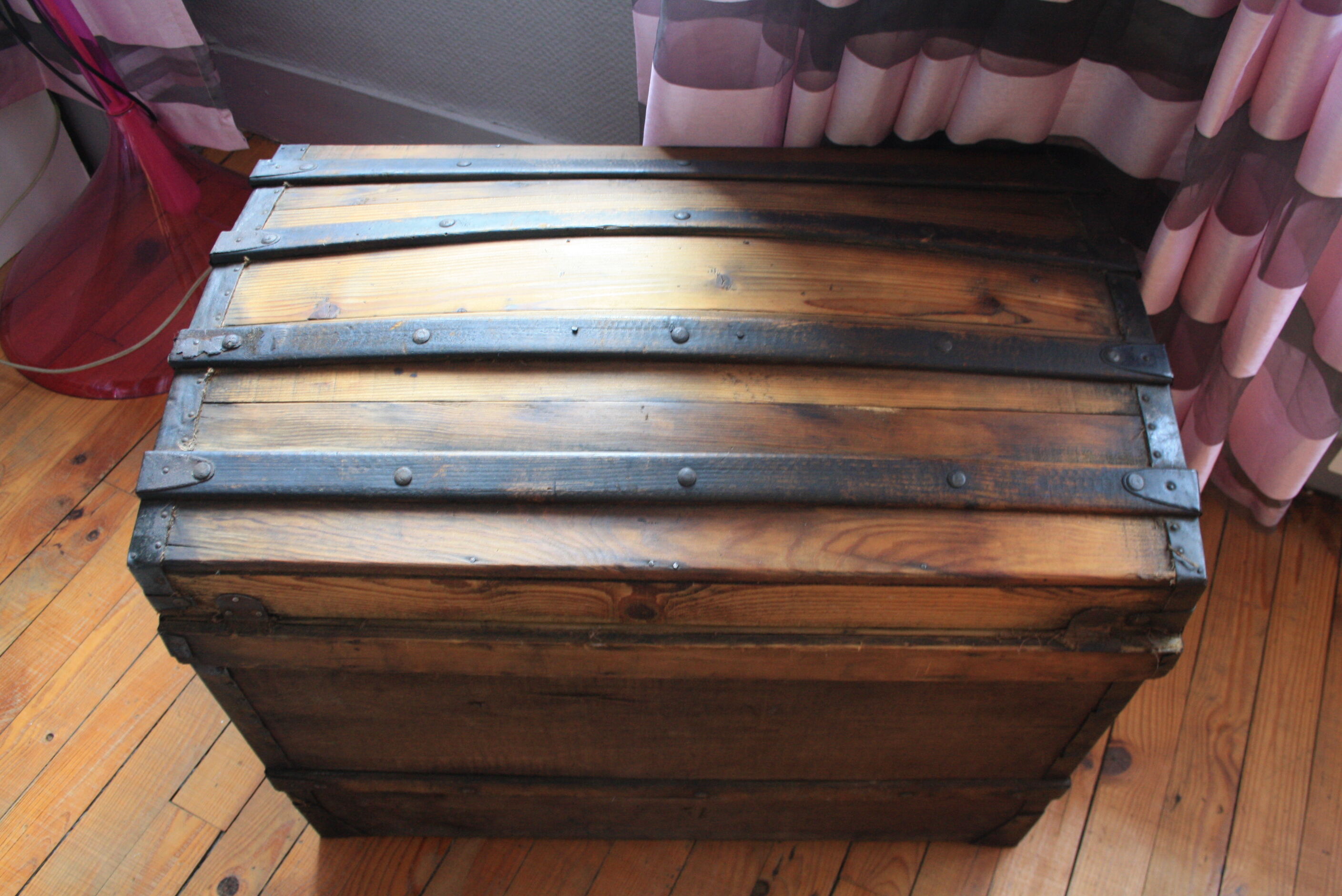Malle ancienne en bois