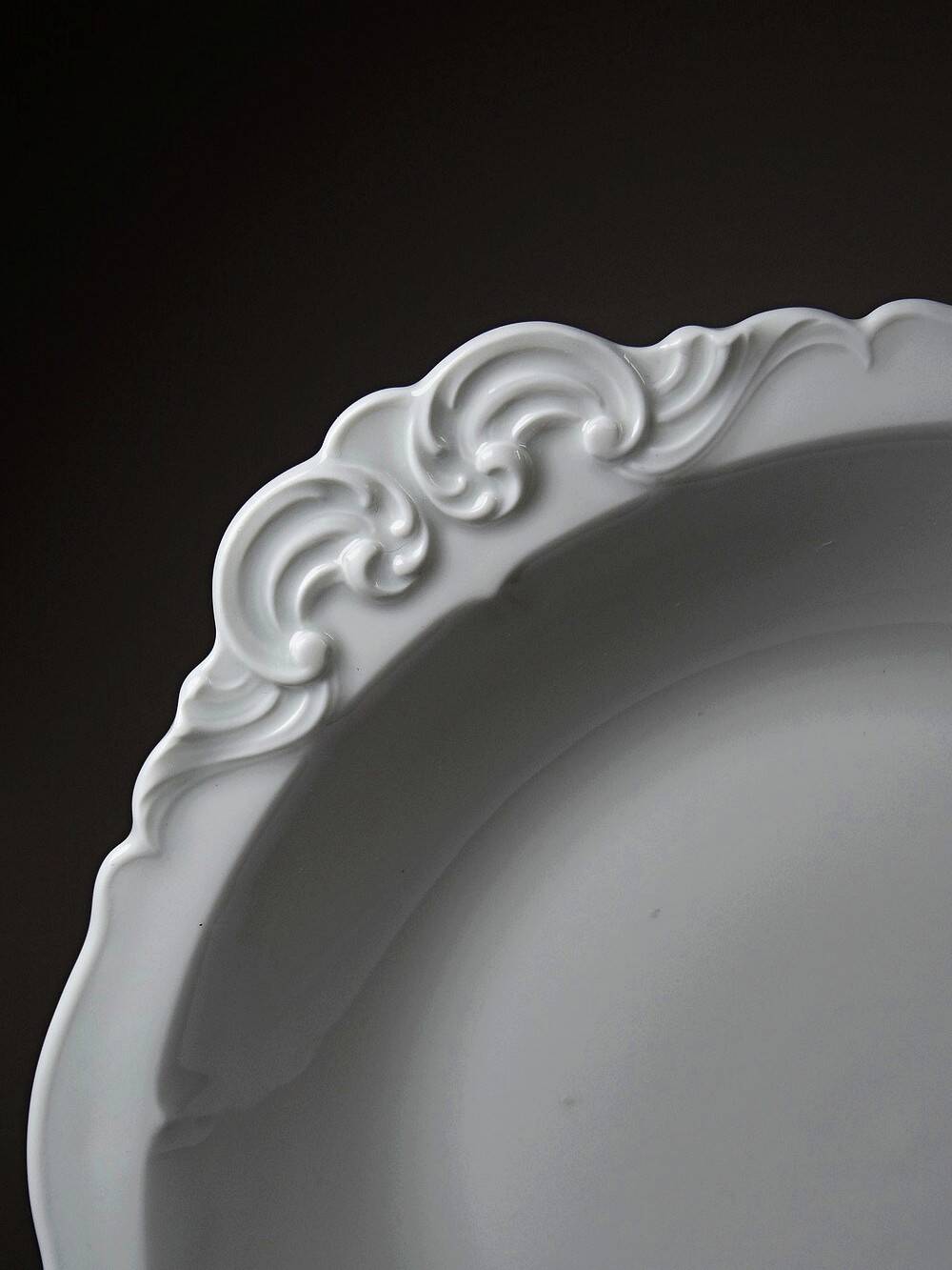 Large, hollow serving dish in fine white Limoges porcelain, vintage/antique