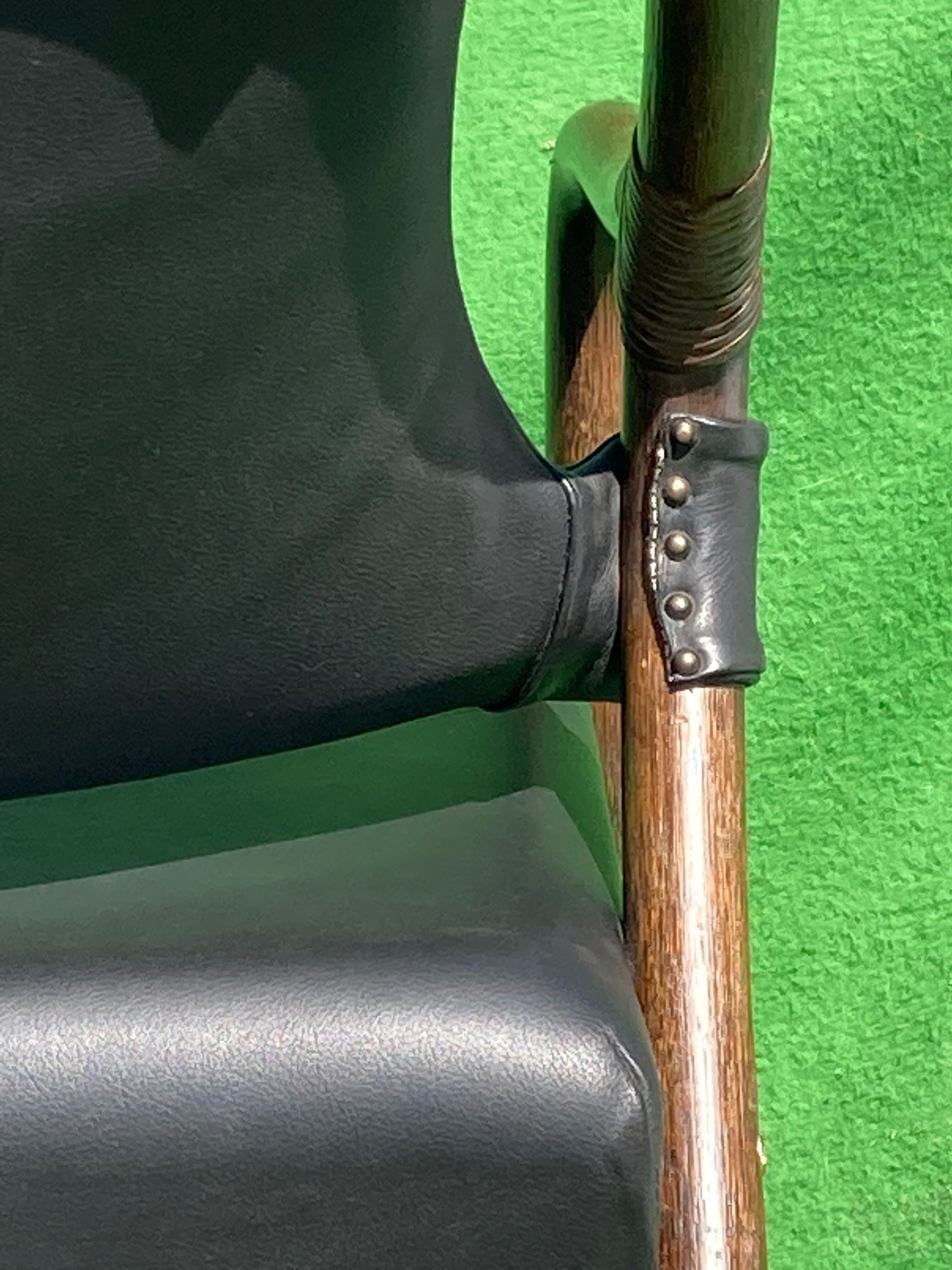 Paire de chaises longues en bambou avec cuir skai