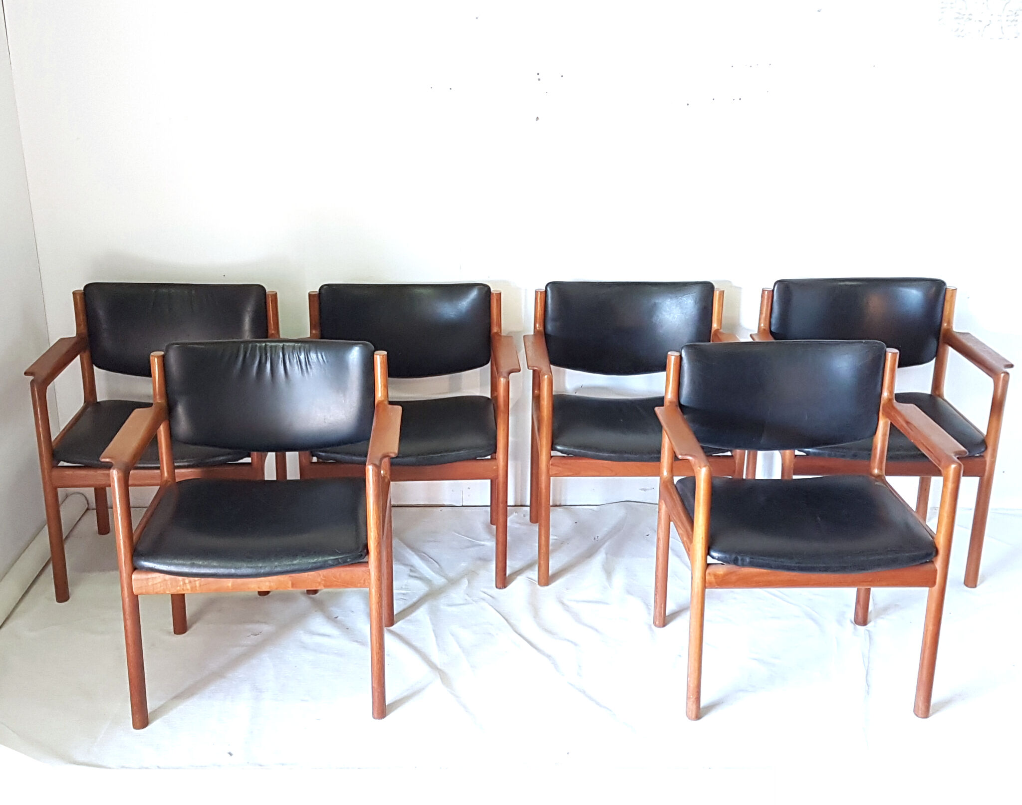 Set of 6 teak and leather armchairs. Denmark 1960s