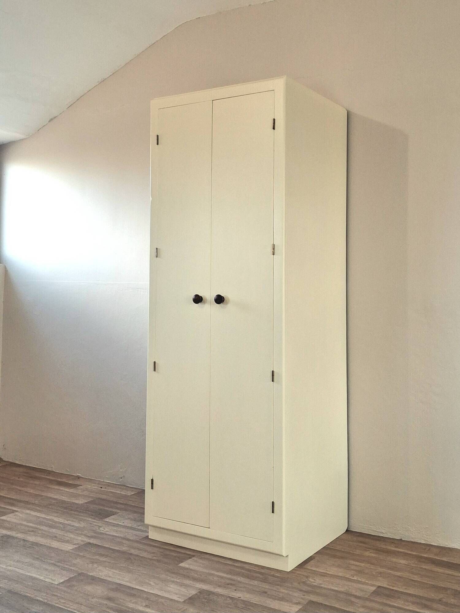 Wardrobe - Cloakroom