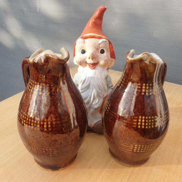 Pair of Renault sandstone pitchers pourers of the 7 dwarfs