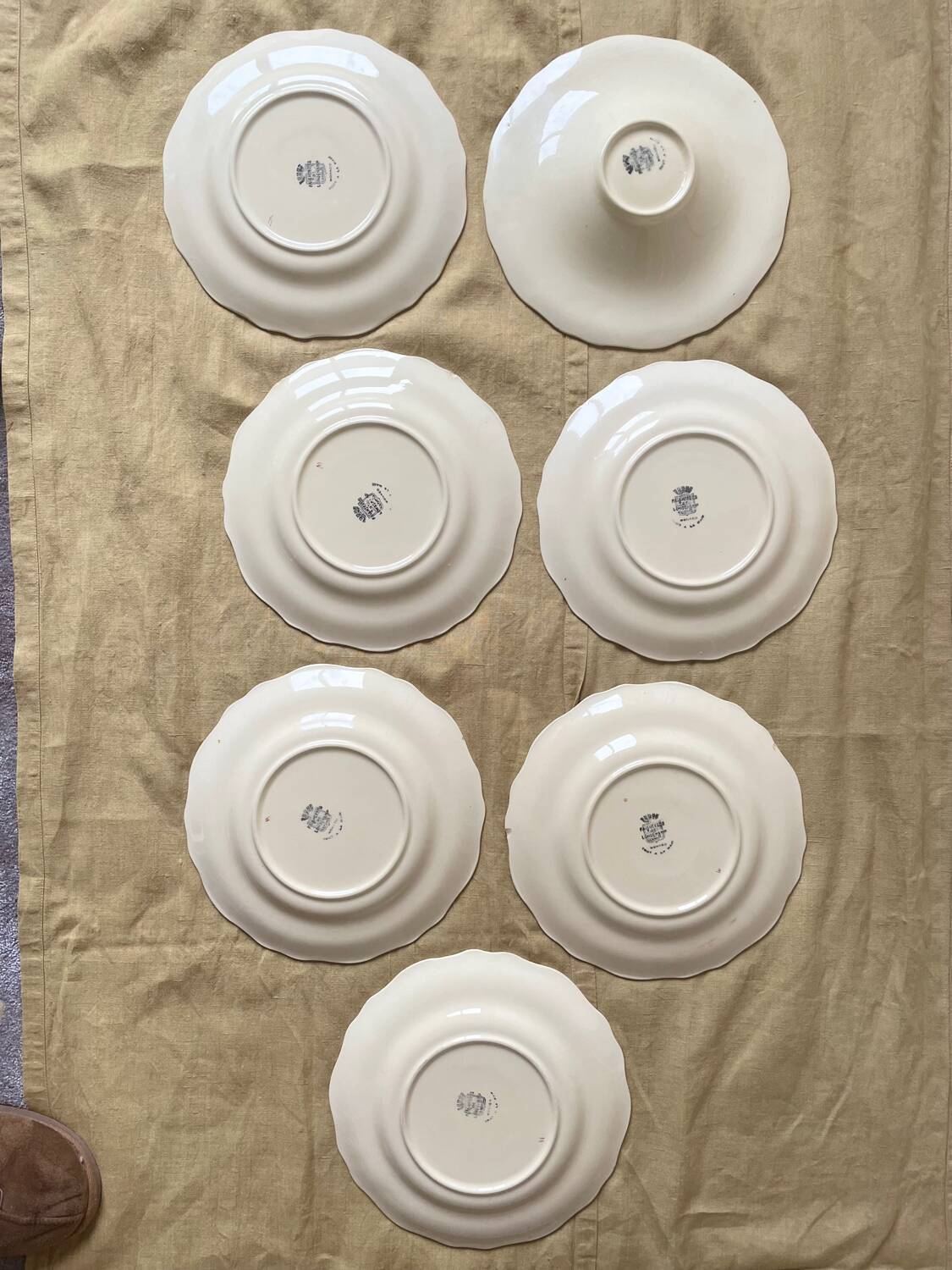 6 Plates and Dish with Painted Flowers Faïencerie Longchamp Monaco 1960s