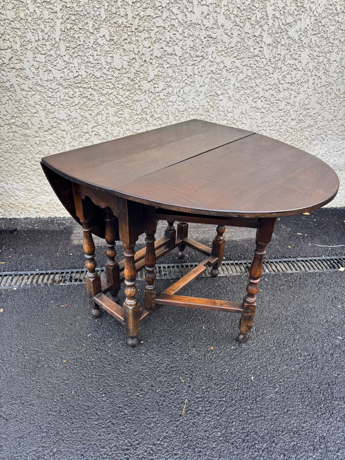 CC41 stamped steering wheel table – English furniture from the Second World War