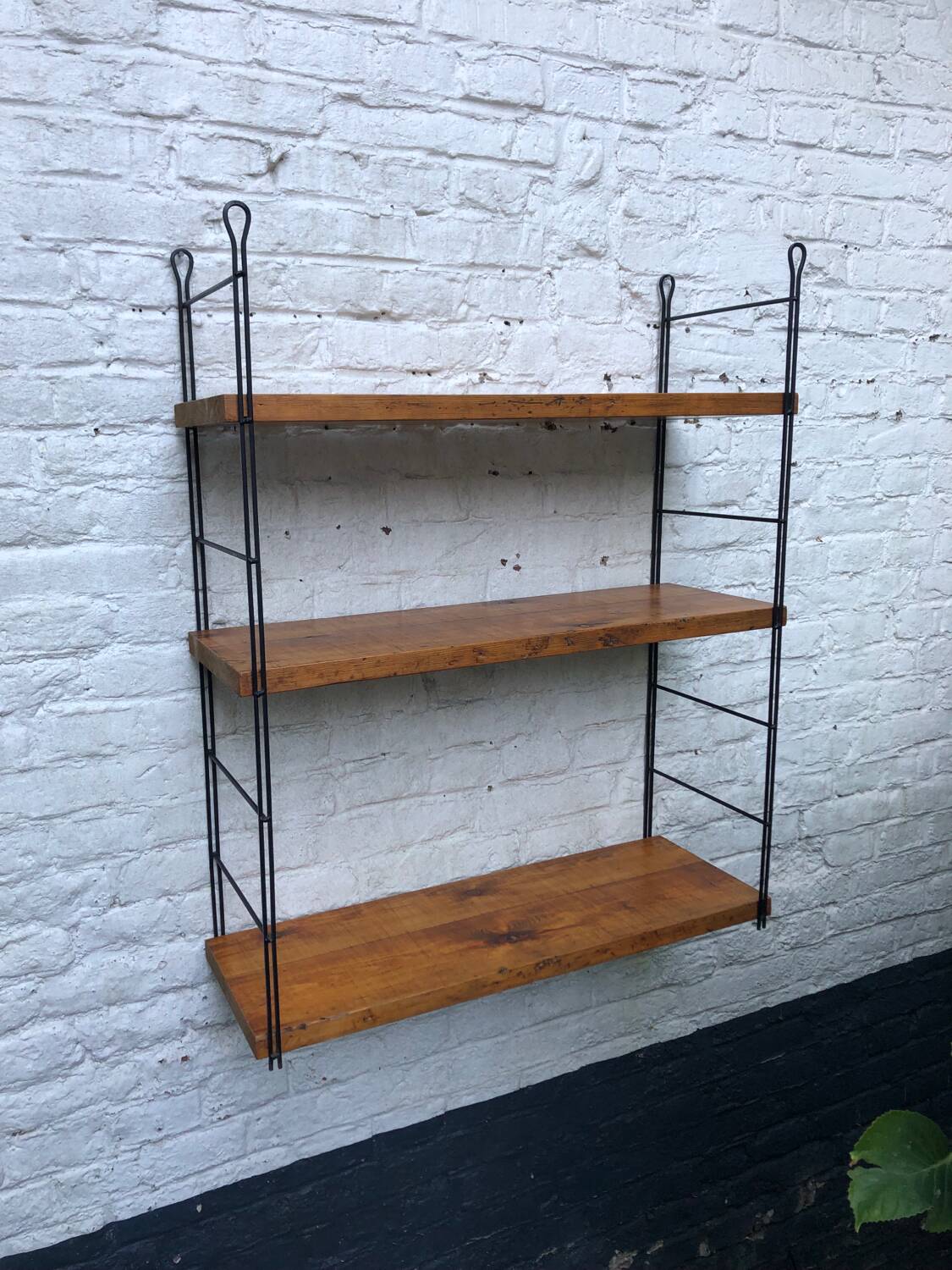 Wall shelf