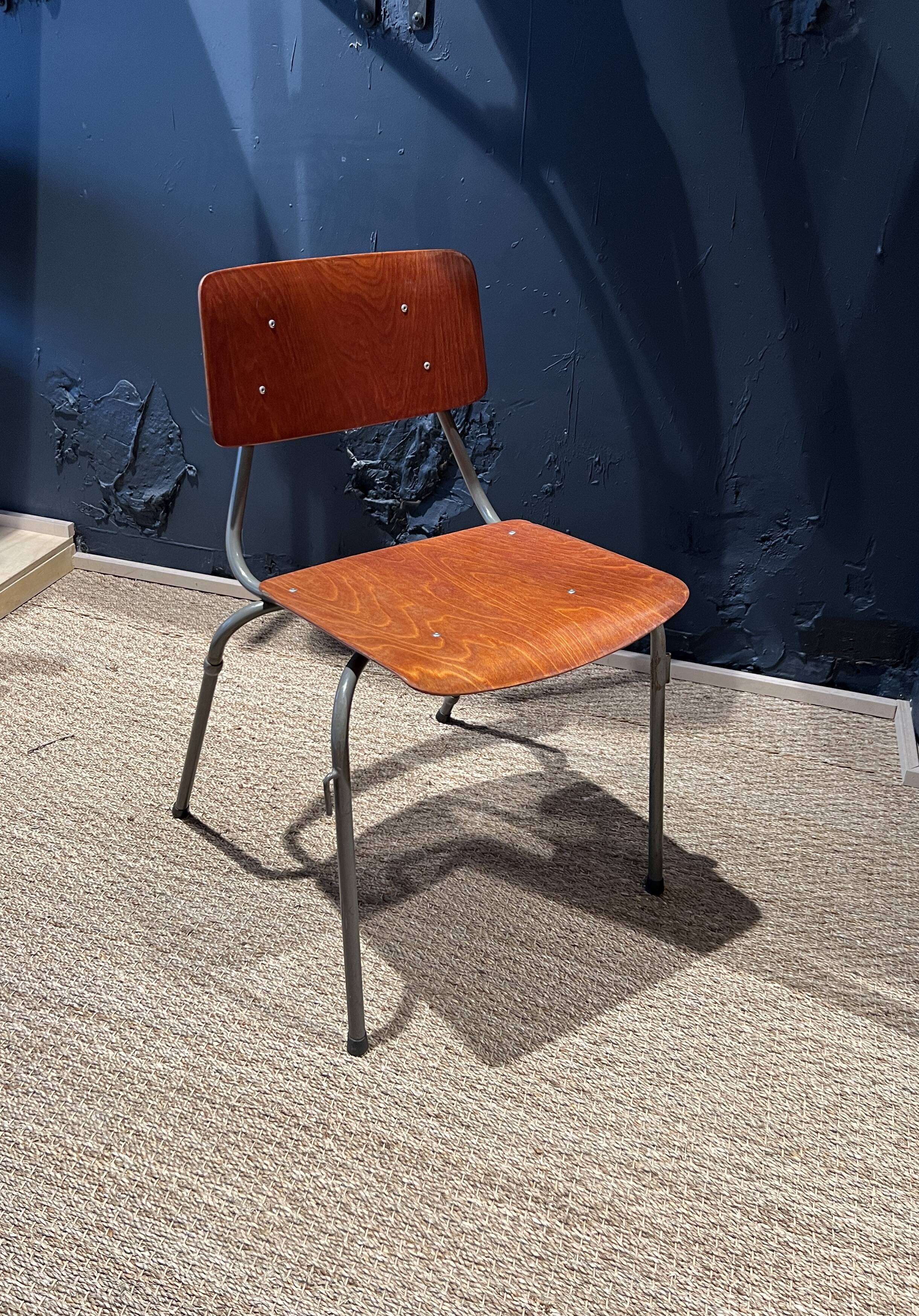 Set of 6 stackable school chairs