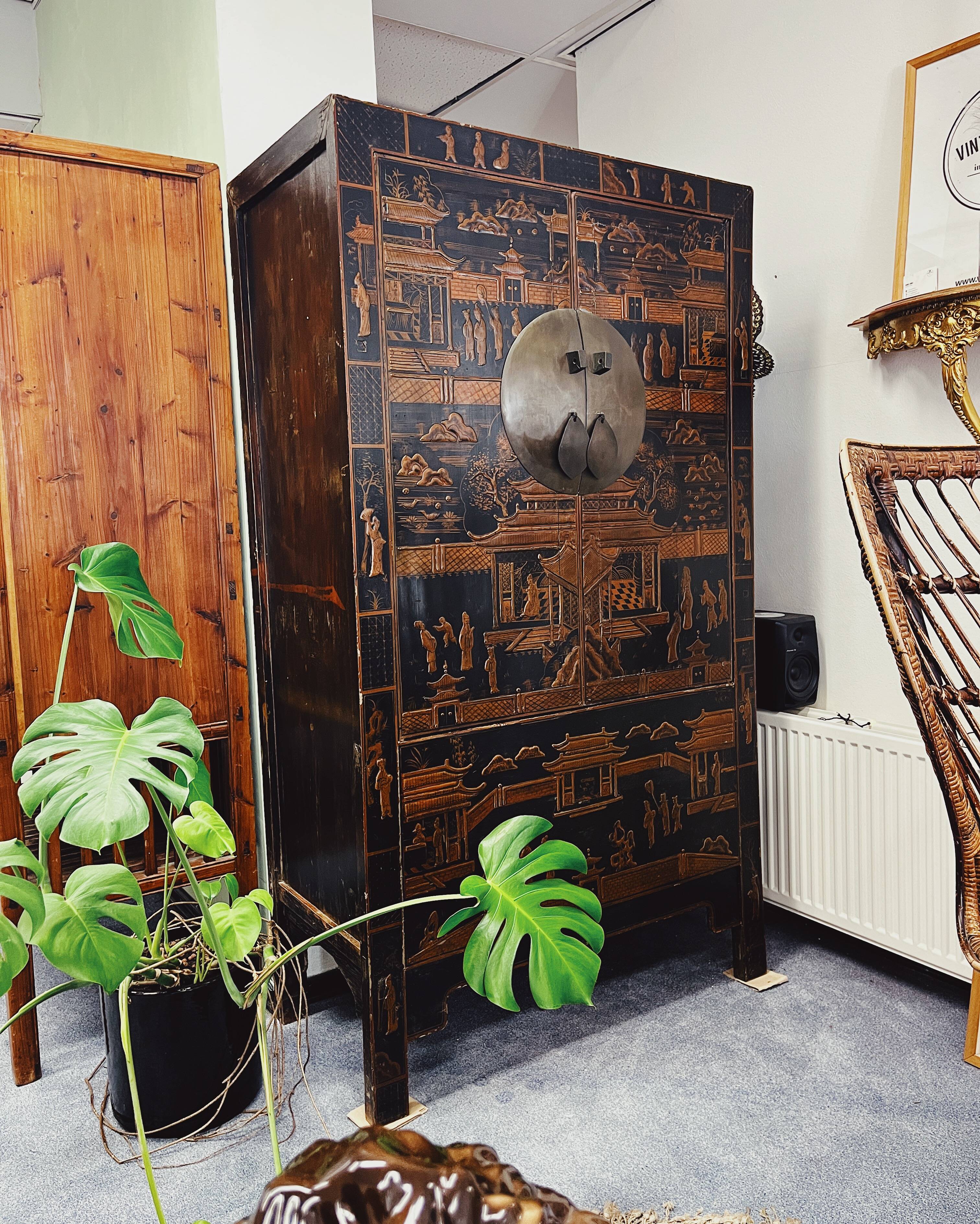 Antique Chinese cabinet with inlay work