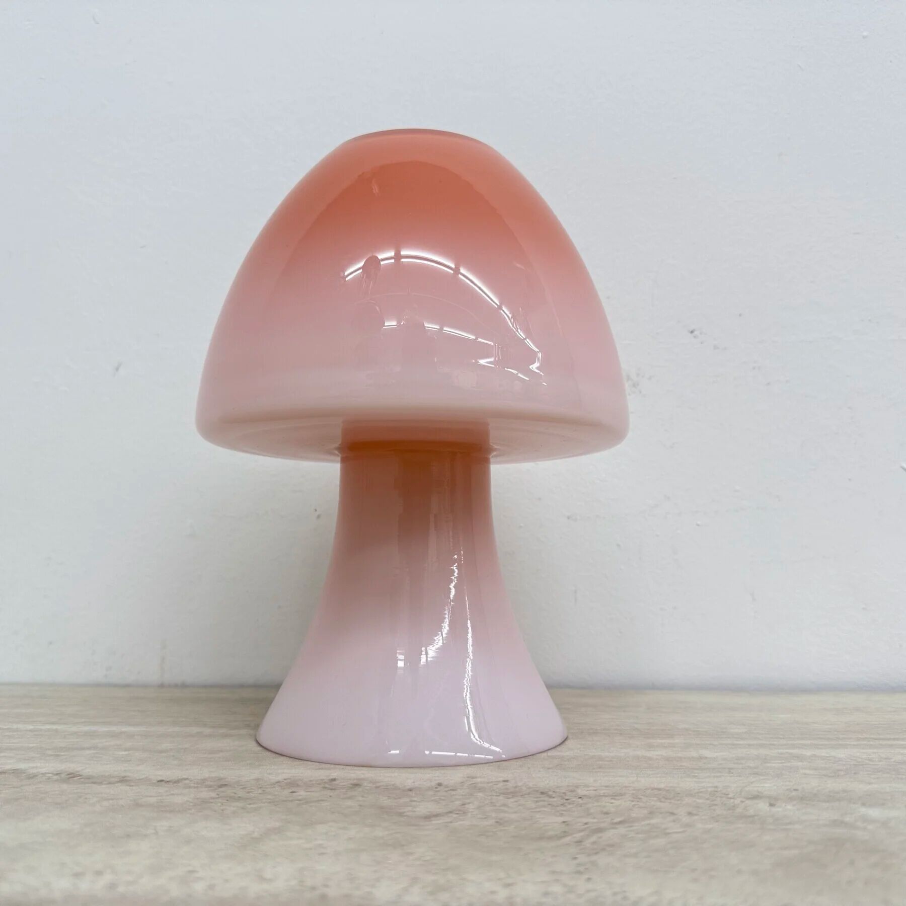 Peil & Putzer pink glass mushroom table lamp, 1970s