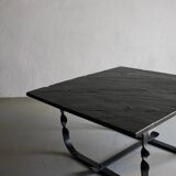 Table basse en métal forgé et pierre noire | Brutaliste | France | Années 1970